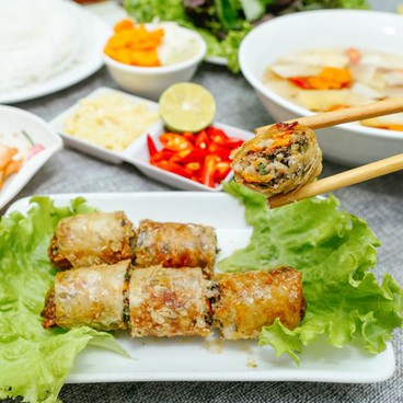 Bún chả Hà Nội kèm nem